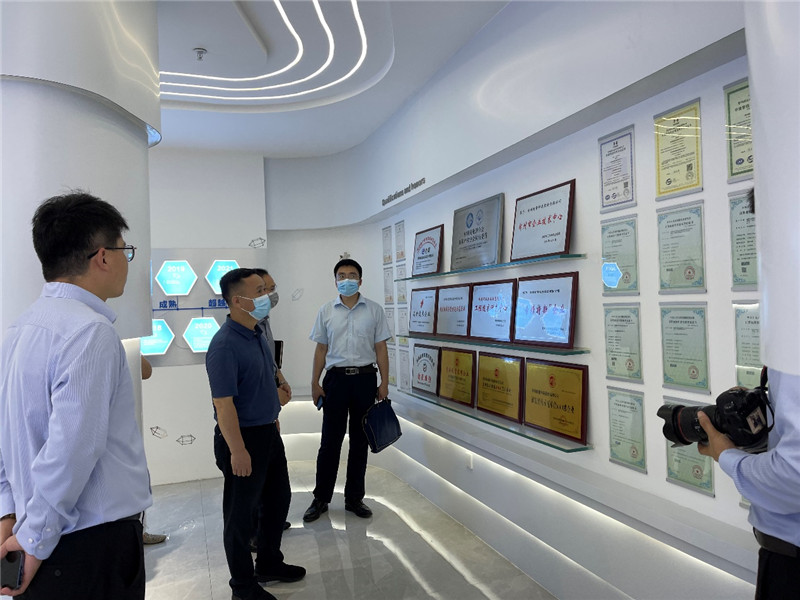市工信局调研组深入走进郑州衡量